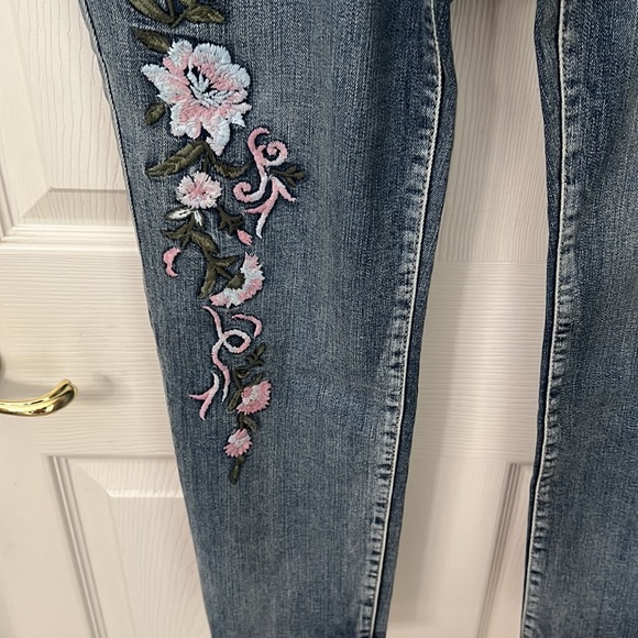 St John’s Bay Embroidered Skinny Jeans.  Size 10 - Picture 8 of 12